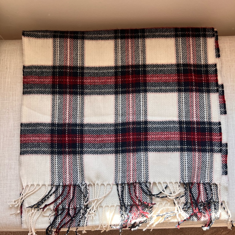 A+F Winter Scarf - Picture 2 of 4